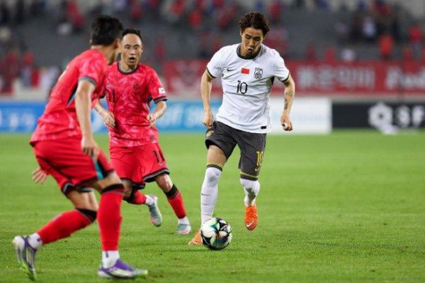 国足次战日本或摆&quot;铁桶阵&quot; 守住底线少输当赢